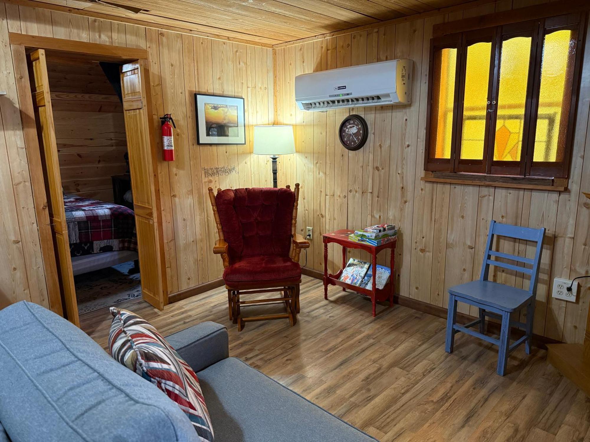 Cozy Cabin Walking Distance To Parkway! بيدجن فورج المظهر الخارجي الصورة